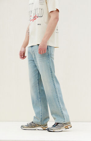 Light Wash Baggy Jeans image number 2