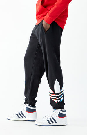 Tricolor Adicolor Sweatpants image number 1