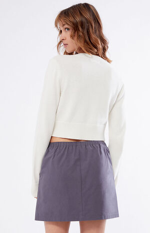 Embroidered V-Neck Sweater image number 4