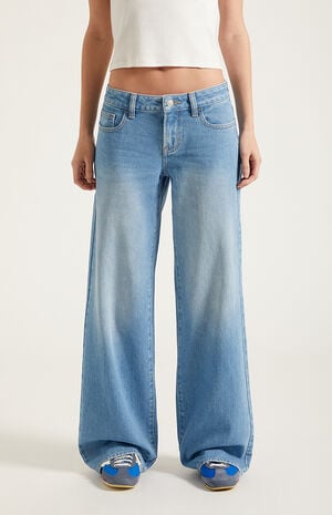 Casey Low Rise Baggy Jeans Lighter Blue image number 2
