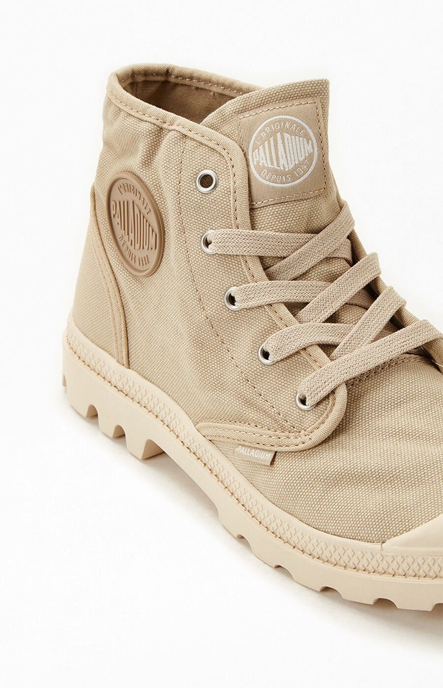 palladium boots beige
