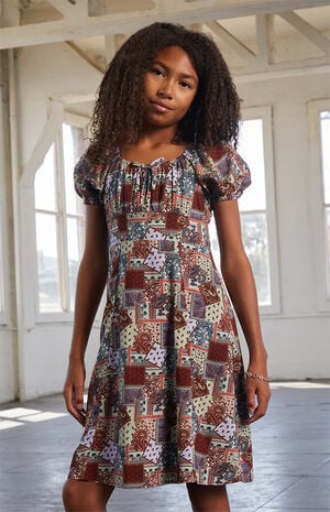 Short Sleeve Dress image number 2