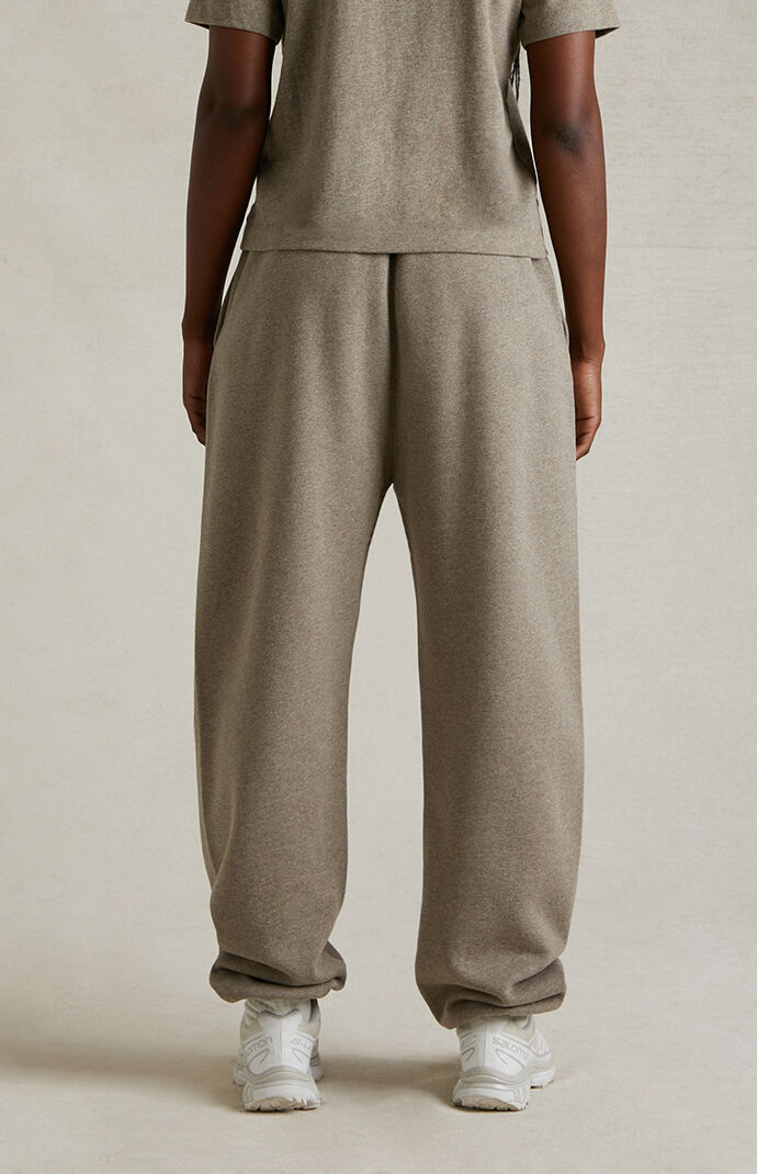 パンツ FEAR OF GOD Women Straight Pants 130SP255672FW HEATHER GREY Fear of God Essentials Women's Heather Grey Sweatpants | PacSun