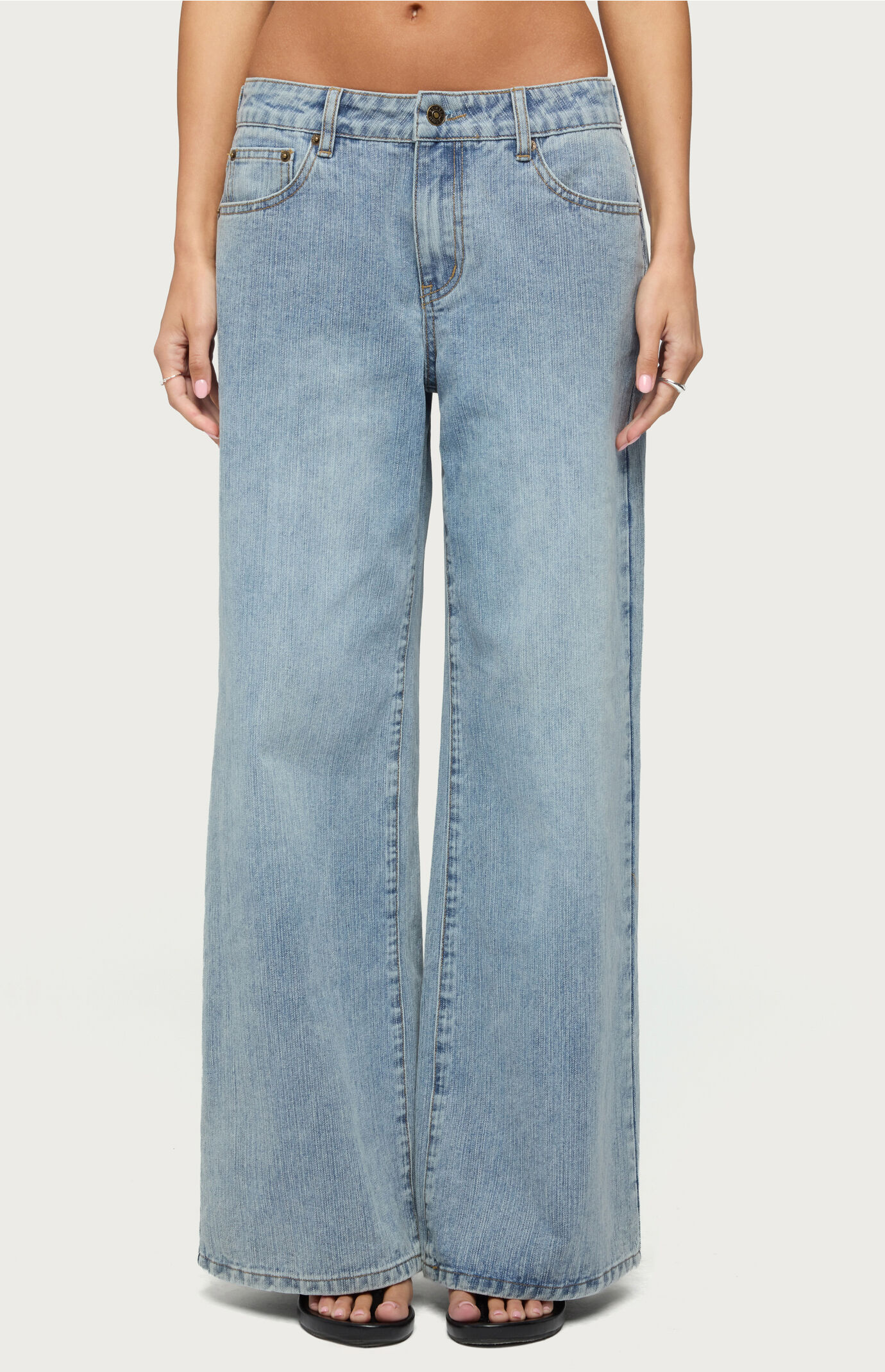Edikted Darynne Low Rise Baggy Jeans