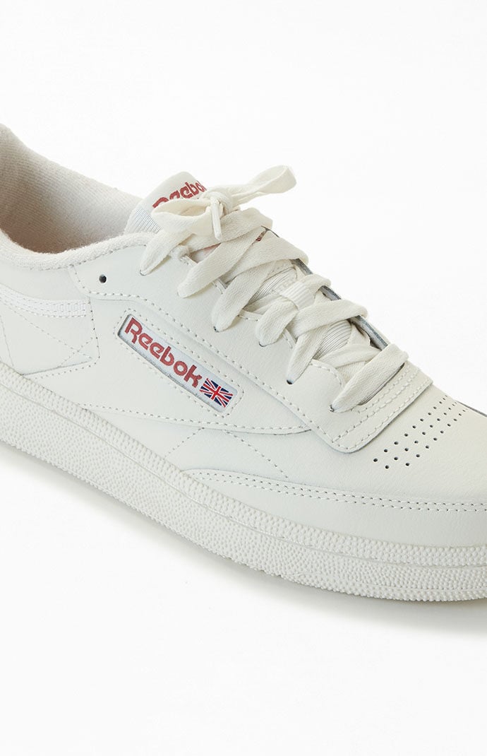 Reebok club c 85 trainers vintage chalk meteor red 2025
