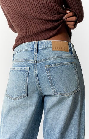 Casey Low Rise Baggy Jeans Light Wash Blue image number 5