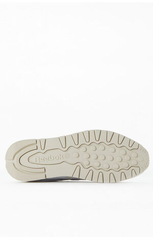 Women's Classic Leather FOMO Sneakers image number 4