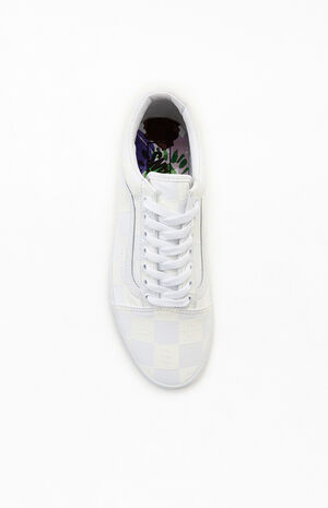 DIY Checkered Old Skool Shoes image number 5