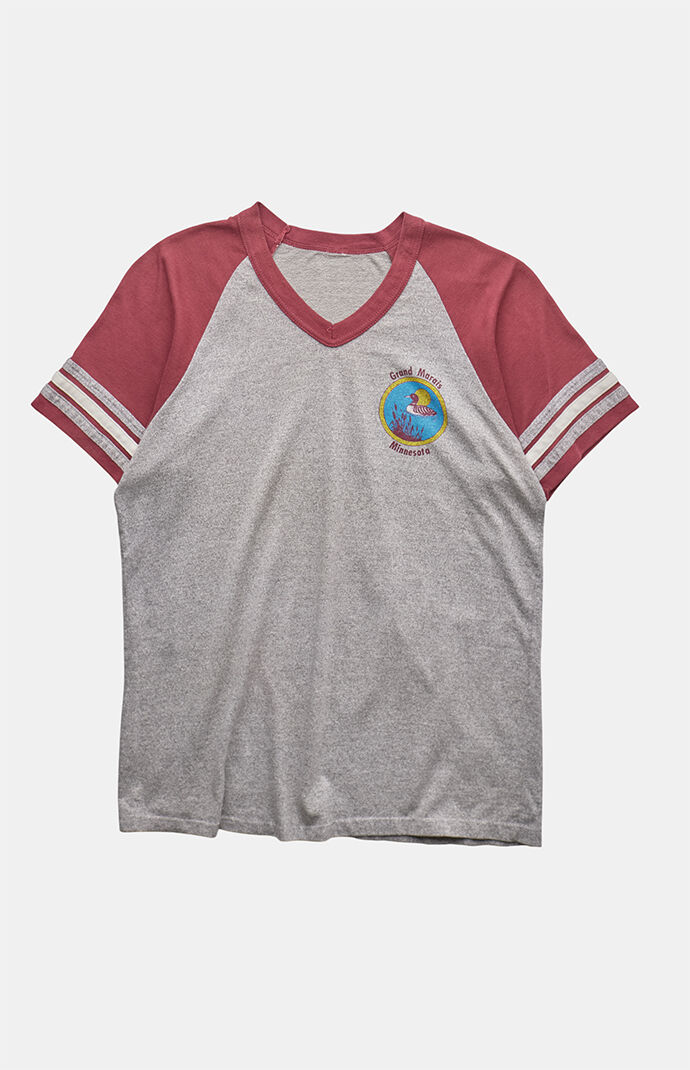 PS VINTAGE 80s Grand Marais Minnesota V-Neck Graphic T-Shirt