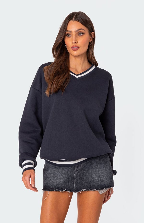 Edikted Caryn Oversized V Neck Sweatshirt