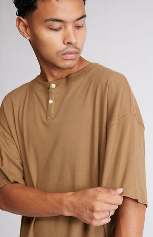 Ribbed Boxy Henley T-Shirt image number 2