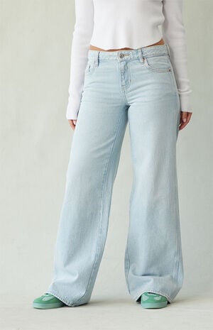 Casey Low Rise Baggy Jeans Light Indigo Wash image number 2