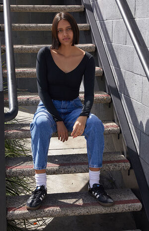 Black Charlize Cinched Long Sleeve Top image number 4