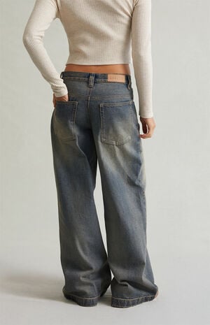 Sloane Low Rise Ultra Baggy Jeans Pleated Tinted Blue image number 4