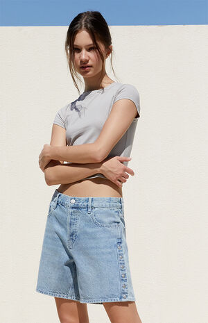 Light Indigo Snap Button High Waisted Relaxed Denim Shorts image number 2