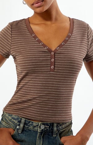 Poppy V-Neck Button T-Shirt image number 3