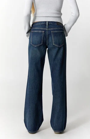 Zoe Low Rise Girlfriend Jeans Dark Blue Wash image number 4