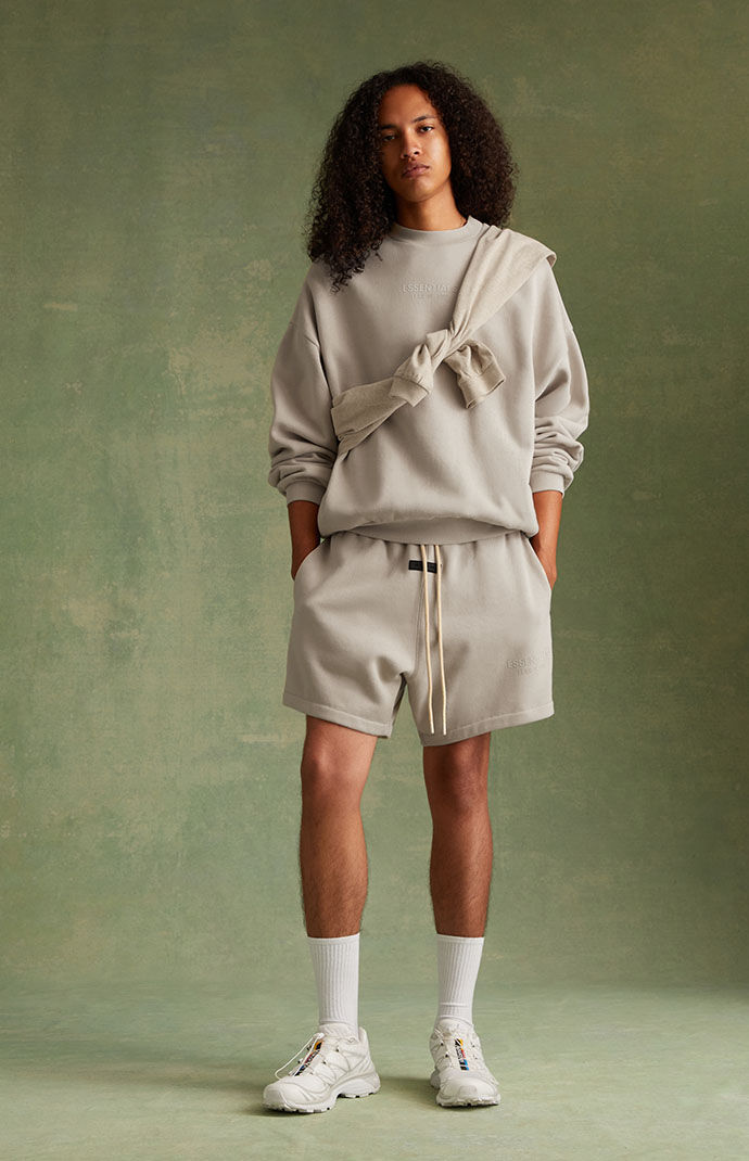 피어오브갓 에센셜 Fear of God Essentials Silver Cloud Sweat Shorts
