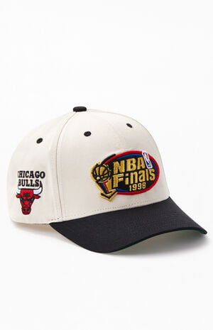 Chicago Bulls NBA Cap by Mitchell & Ness