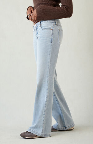 Charlie Low Rise Baggy Bootcut Jeans Light Blue Wash image number 3