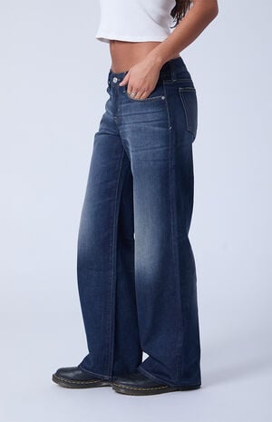 Zoe Low Rise Girlfriend Jeans Whiskering Dark Blue image number 3