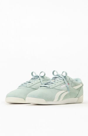 Women's Green Freestyle Lo Sneakers image number 2