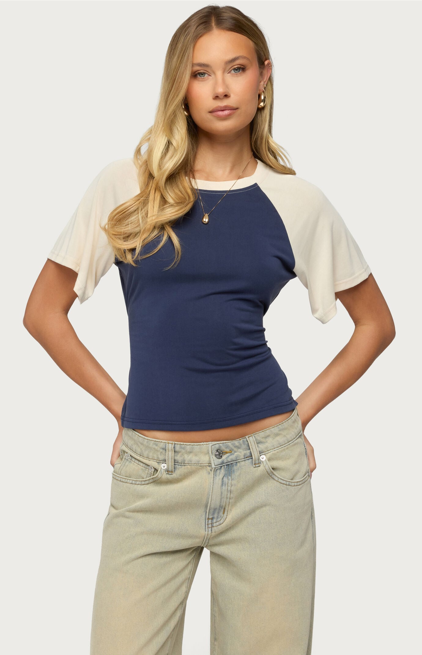 Edikted Fraise Contrast Raglan Top
