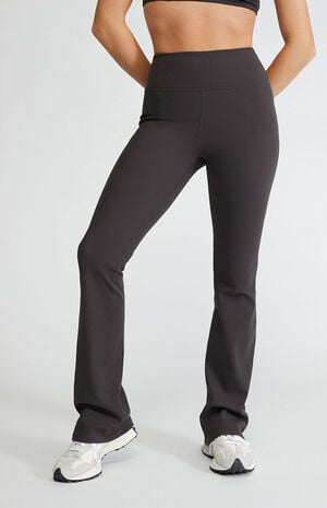 Active Ribbed Flare Yoga Pants image number 1