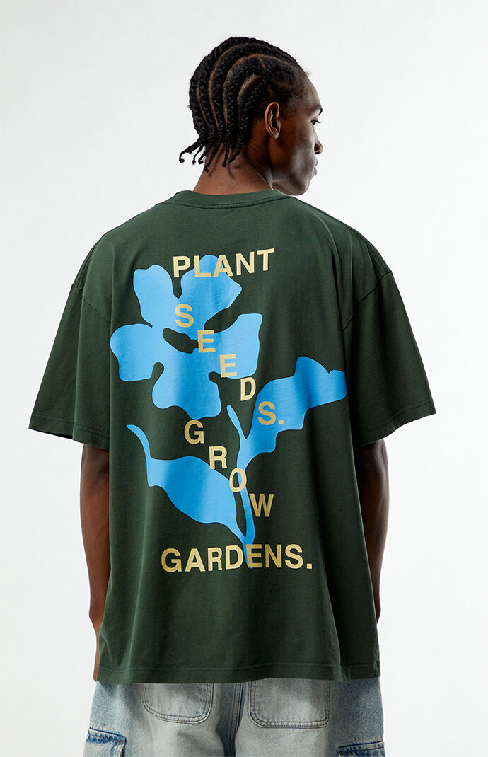 トップス nagonstans Praying with Flowers T/SH GARDENS & SEEDS Full Of Roses T-Shirt | PacSun