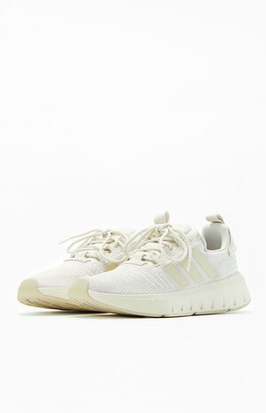 Women's Beige Swift Run 23 Sneakers image number 2