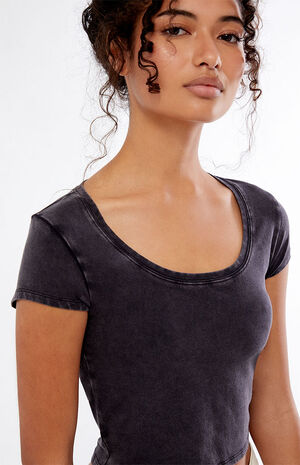 Courtyard Scoop T-Shirt image number 2