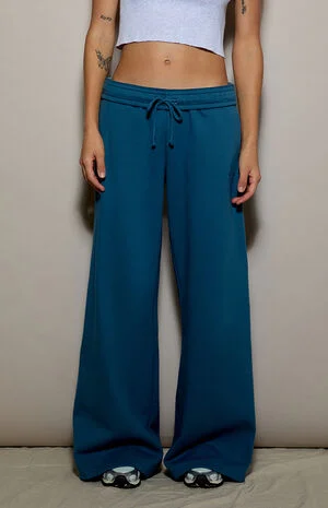 Ultra Soft Fleece Baggy Sweatpants image number 3
