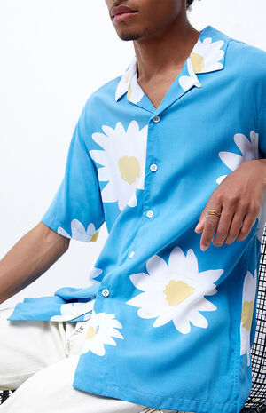 Daisies Resort Camp Shirt image number 2