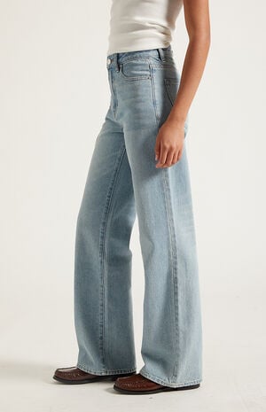 Madison High Waisted Girlfriend Jeans Light Blue image number 3