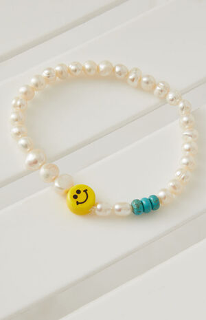 Smiley Pearl Bracelet image number 2