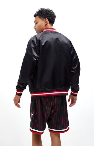 Mitchell & Ness Chicago Bulls Lightweight Satin Jacket (black)