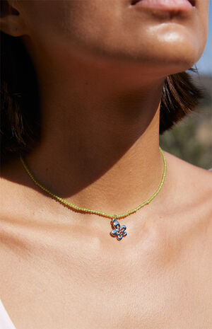 Flower Pendant Necklace image number 2