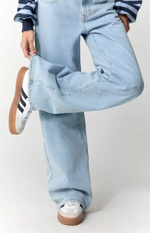 Casey Low Rise Baggy Jeans Light Indigo Washed image number 5