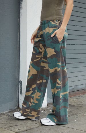 Camo Baggy Sweatpants image number 3
