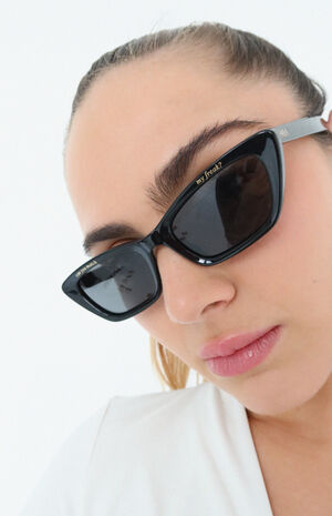 Blas&egrave; Frame Black Sunglasses image number 2