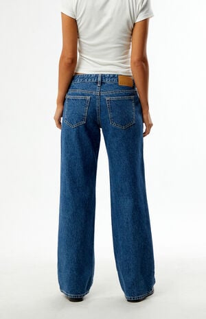 Zoe Low Rise Girlfriend Jeans Classic Medium Blue image number 4