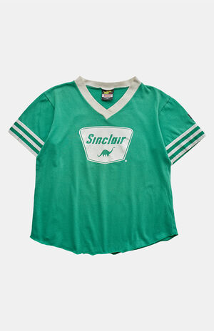 90s Sinclair V-neck Cropped Graphic T-Shirt image number 1