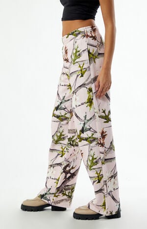 Pink Camo Baggy Sweatpants Pink Camo Baggy Sweatpants image number 3
