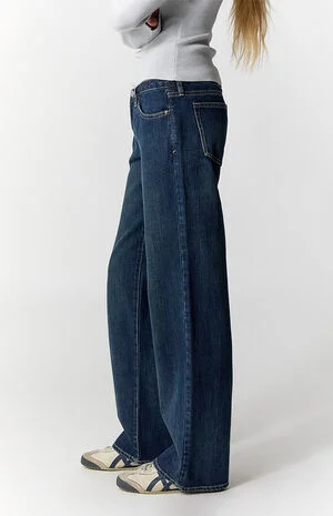 Zoe Low Rise Girlfriend Jeans Dark Blue Wash image number 3