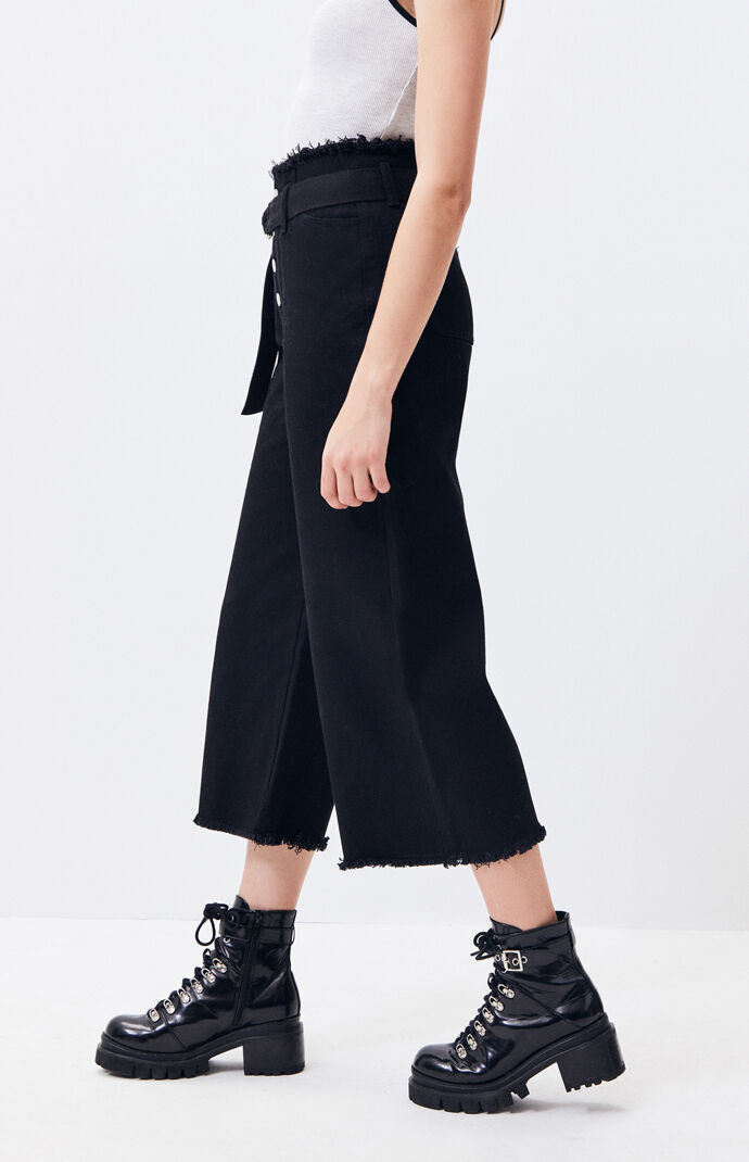 Call Out Belted Culotte Jeans