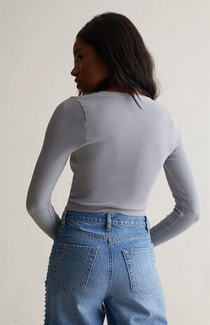 Seamless Notched Neck Long Sleeve Top image number 4