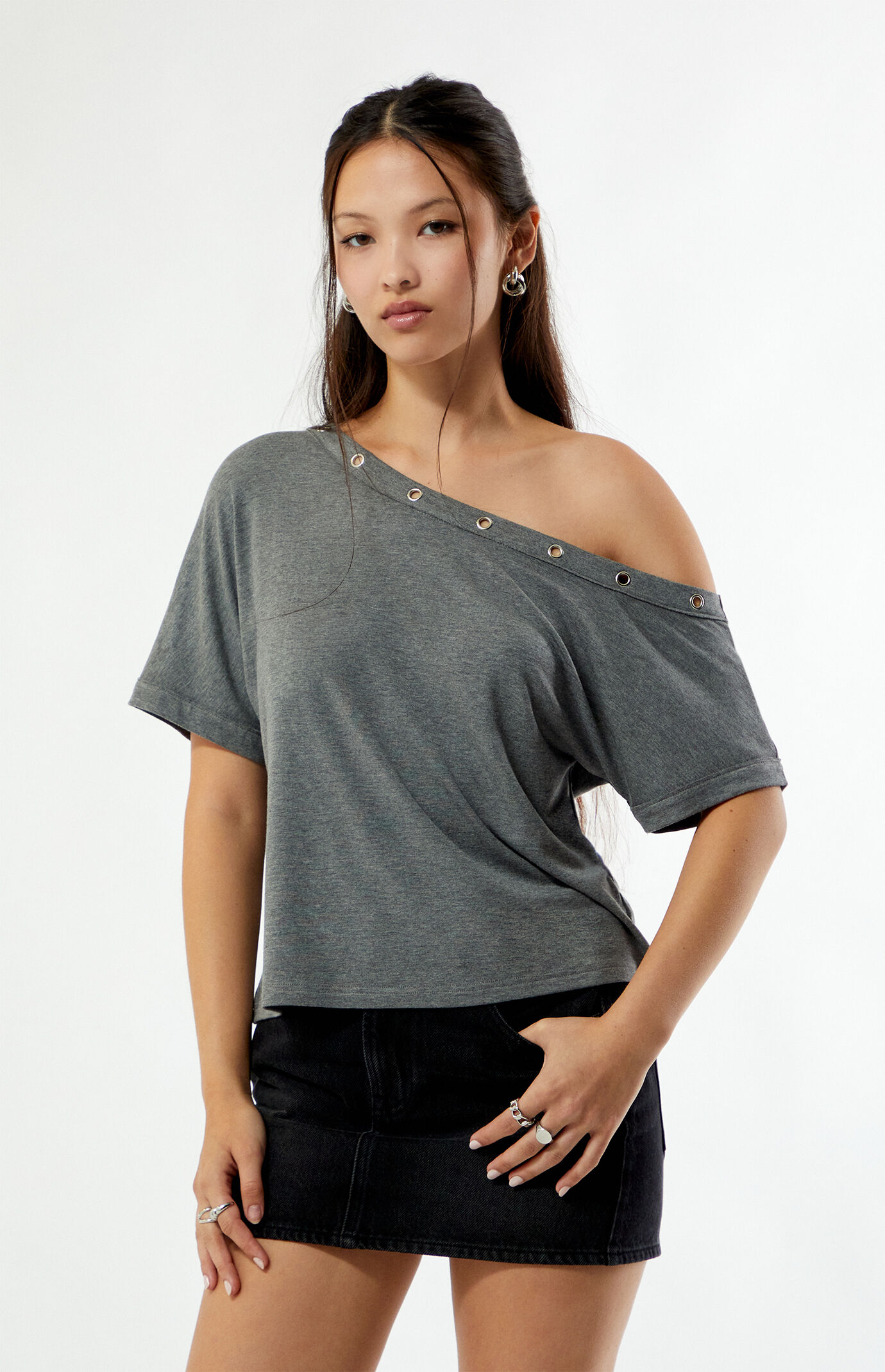 トップス SanrioxALEXIASTAM ShoulderRibbonCamisole ASYMMETRIC CAPE KIMONO - Oyster-white | ZARA United States