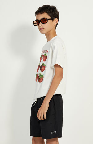 Black 4.5" Boardshorts image number 1