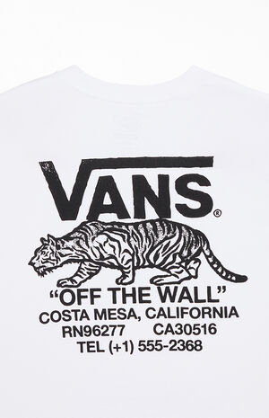 Sneaky T-Shirt image number 4