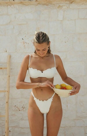 Chica Underwire Bikini Top image number 2